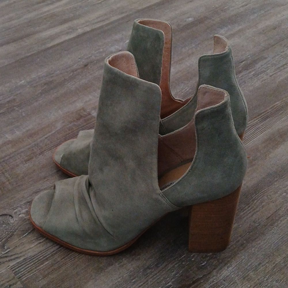 Kristin Cavallari for Chinese Laundry Lash Heel in light sage green suede Sz 9 - Picture 3 of 11